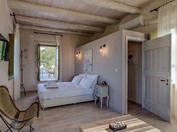 Traditional Stone Built Villa With Private Pool Near Tavern & the Beac