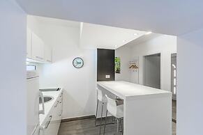 Modern Holiday Home With Pool and Bubble Bath