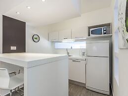 Modern Holiday Home With Pool and Bubble Bath