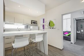 Modern Holiday Home With Pool and Bubble Bath