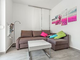 Modern Holiday Home With Pool and Bubble Bath