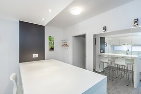 Modern Holiday Home With Pool and Bubble Bath