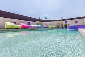 Modern Holiday Home With Pool and Bubble Bath