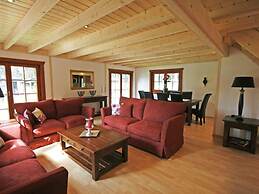 Wooden Holiday Home with Microwave near Brunssummerheide