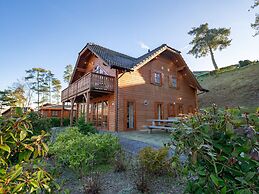 Wooden Holiday Home with Microwave near Brunssummerheide