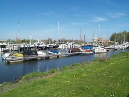 Modern Chalet With Dishwasher Near Biesbosch