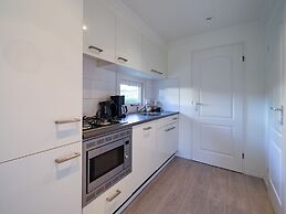 Well Furnished Chalet with Garden near Brunssummerheide