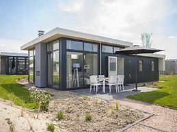 Modern Chalet With Combi Microwave, Near Rockanje