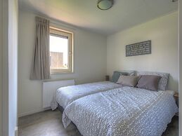 Modern Chalet With Combi Microwave, Near Rockanje