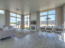 Modern Chalet With Combi Microwave, Near Rockanje