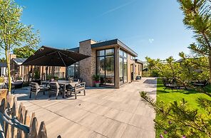 Modern Chalet With Combi Microwave, Near Rockanje