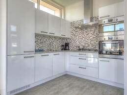 Modern Chalet With Combi Microwave, Near Rockanje