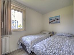 Modern Chalet With Combi Microwave, Near Rockanje