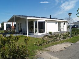 Comfortable Chalet Near Brunssummerheide