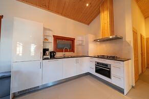 Wooden Chalet With Wifi Near Brunssummerheide