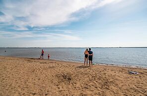 Comfortable Chalet With Combi Microwave, Near Rockanje
