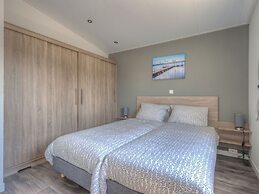 Comfortable Chalet With Combi Microwave, Near Rockanje