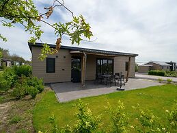 Modern Chalet With Dishwasher on the Markermeer