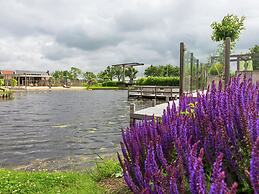 Holiday Home Built in Zaanse Style, Near Alkmaar