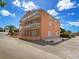 Beguiling Apartment in Banjole near Renato Boat Excursions