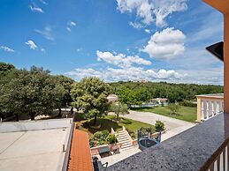 Beguiling Apartment in Banjole near Renato Boat Excursions