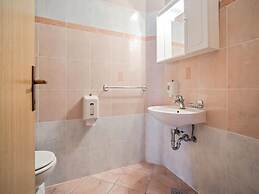 Beguiling Apartment in Banjole near Renato Boat Excursions