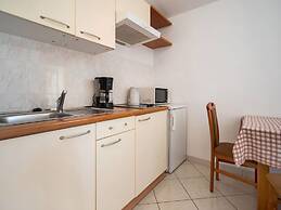 Beguiling Apartment in Banjole near Renato Boat Excursions