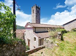 Relaxing Farmhouse Escape