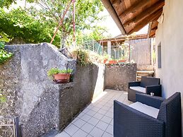 Relaxing Farmhouse Escape