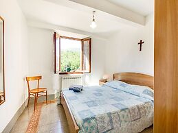 Relaxing Farmhouse Escape