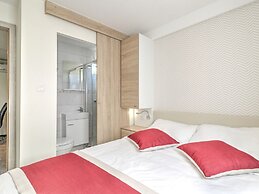 Splendid Mobile Home in Banjole With Swimming Pool