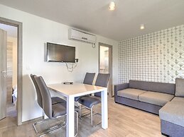 Splendid Mobile Home in Banjole With Swimming Pool