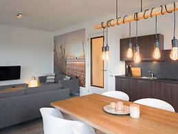Modern Apartment 3 Bath Rooms, Close to Lake Veere