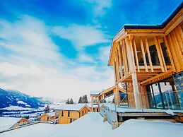 Luxury Chalet With Pool and Sauna Near Ski Lift
