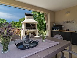 Luxurious Villa in Butkovici with Pool & Hot Tub