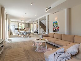 Luxurious Villa in Butkovici with Pool & Hot Tub