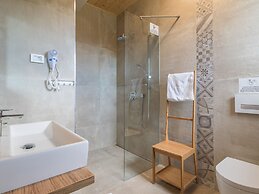 Luxurious Villa in Butkovici with Pool & Hot Tub