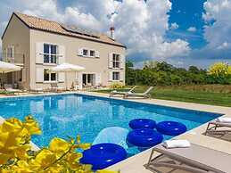 Luxurious Villa in Butkovici with Pool & Hot Tub