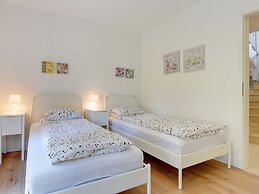 Comfortable Villa With Private Swimming Pool, Table Football, Near Lab