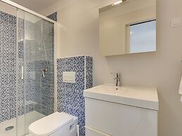 Comfortable Villa With Private Swimming Pool, Table Football, Near Lab