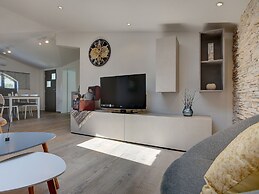 Modern Holiday Home in Medulin With Pool