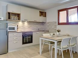 Modern Holiday Home in Medulin With Pool