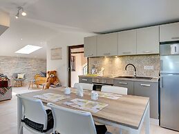 Modern Holiday Home in Medulin With Pool