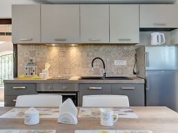 Modern Holiday Home in Medulin With Pool