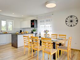 Villa in Kanfanar With Swimming Pool