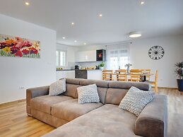 Villa in Kanfanar With Swimming Pool