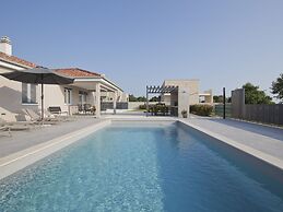 Villa in Kanfanar With Swimming Pool