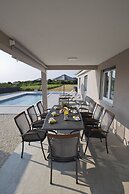 Villa in Kanfanar With Swimming Pool