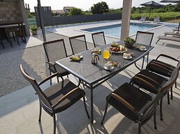 Villa in Kanfanar With Swimming Pool