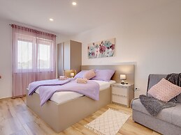 Villa in Kanfanar With Swimming Pool